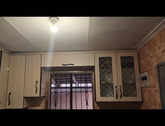 3 BEDROOM HOUSE FOR SALE IN CLAYVILLE